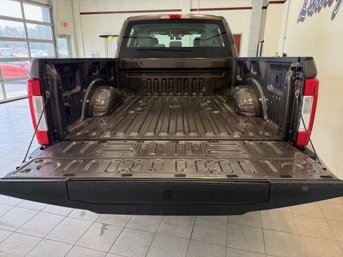 Used 2017 Ford F250 XL w/ Power Equipment Group image 4