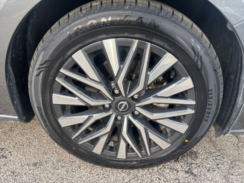 Used 2025 Nissan Altima 2.5 SV image 29