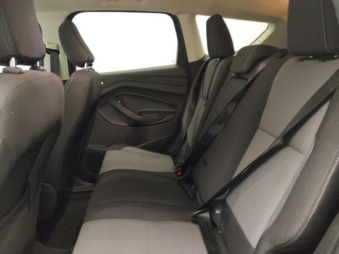 Used 2019 Ford Escape SE image 18