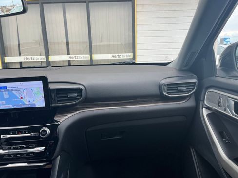 Used 2023 Ford Explorer Limited image 39