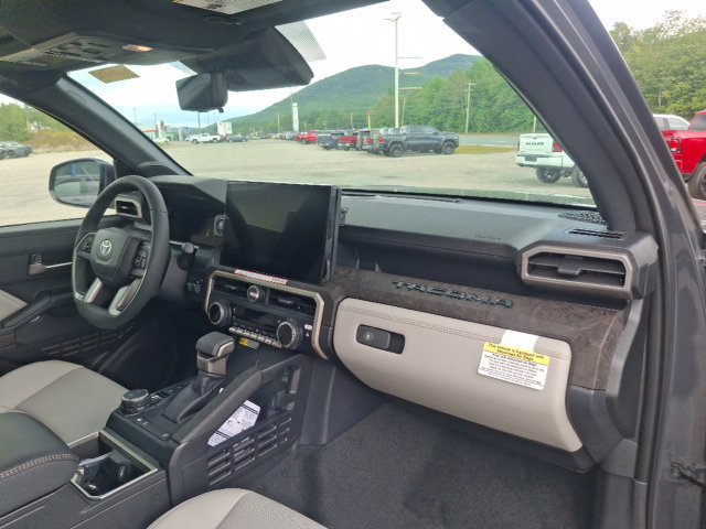 New 2026 Toyota Tacoma Limited AWD/4WD image 32