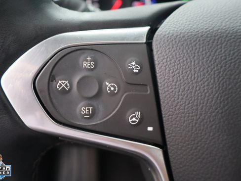 Used 2023 Chevrolet Traverse Premier FWD image 16