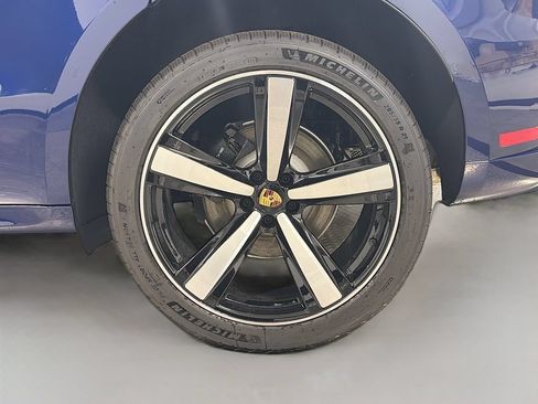New 2026 Porsche Macan AWD/4WD image 35