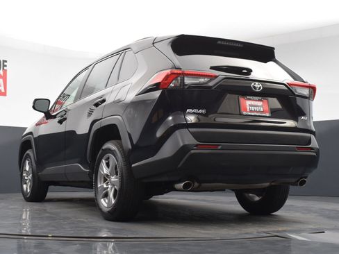 Used 2025 Toyota RAV4 XLE FWD image 26