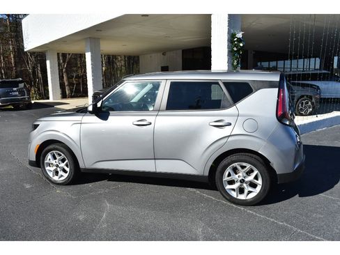 Used 2024 Kia Soul LX w/ Option Group 015 image 2