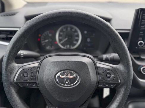Used 2022 Toyota Corolla LE image 13