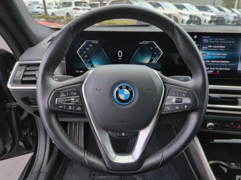 Used 2023 BMW i4 eDrive35 RWD image 17