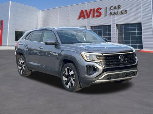Used 2025 Volkswagen Atlas Cross Sport SE FWD image 3