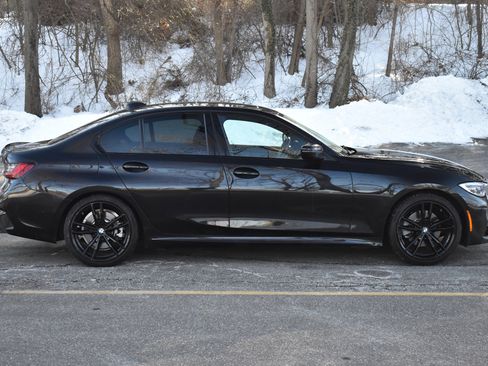 Used 2022 BMW 330i w/ M Sport Package image 10