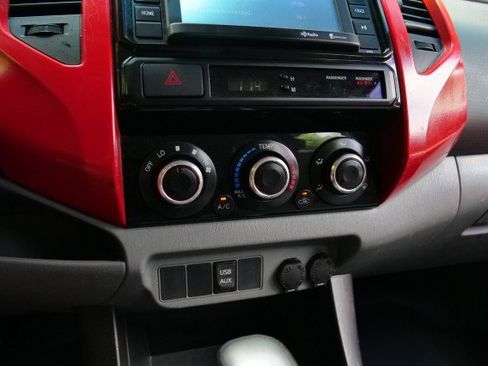 Used 2014 Toyota Tacoma PreRunner w/ SR5 Package RWD image 14