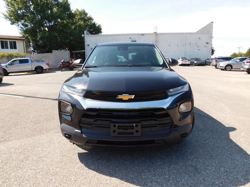 Used 2021 Chevrolet TrailBlazer LS FWD image 3