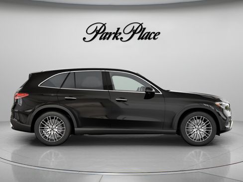 Used 2026 Mercedes-Benz GLC 300 image 26