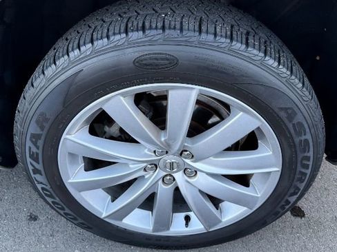 Used 2016 Volvo XC90 T6 Momentum w/ Momentum Plus Package image 31