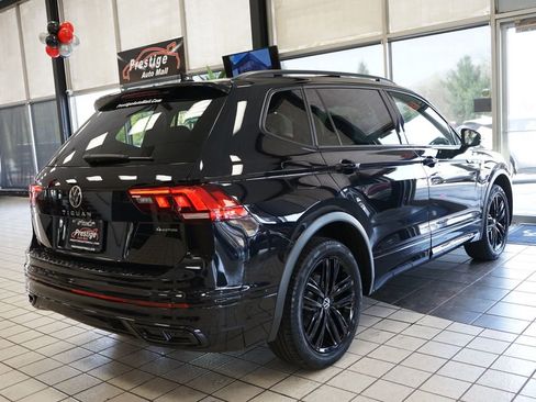 Used 2022 Volkswagen Tiguan SE R-Line AWD/4WD image 16