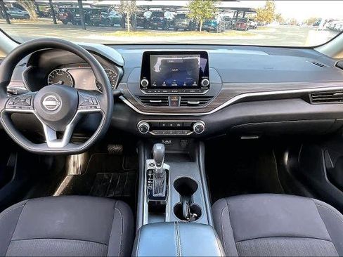 Certified 2025 Nissan Altima 2.5 SV FWD image 16