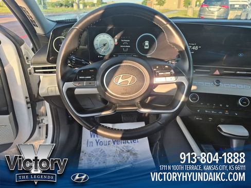 Used 2024 Hyundai Elantra Limited FWD image 13