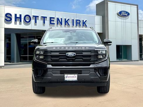 New 2026 Ford Expedition Active RWD image 2