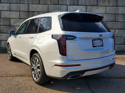 Used 2021 Cadillac XT6 Sport image 3