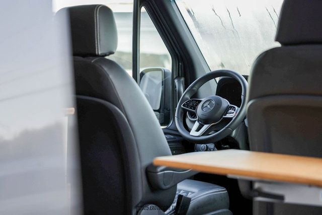 Used 2024 Mercedes-Benz Sprinter 2500 image 64