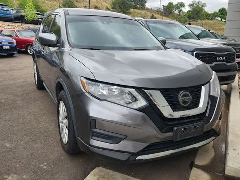 Used 2019 Nissan Rogue S AWD/4WD image 9