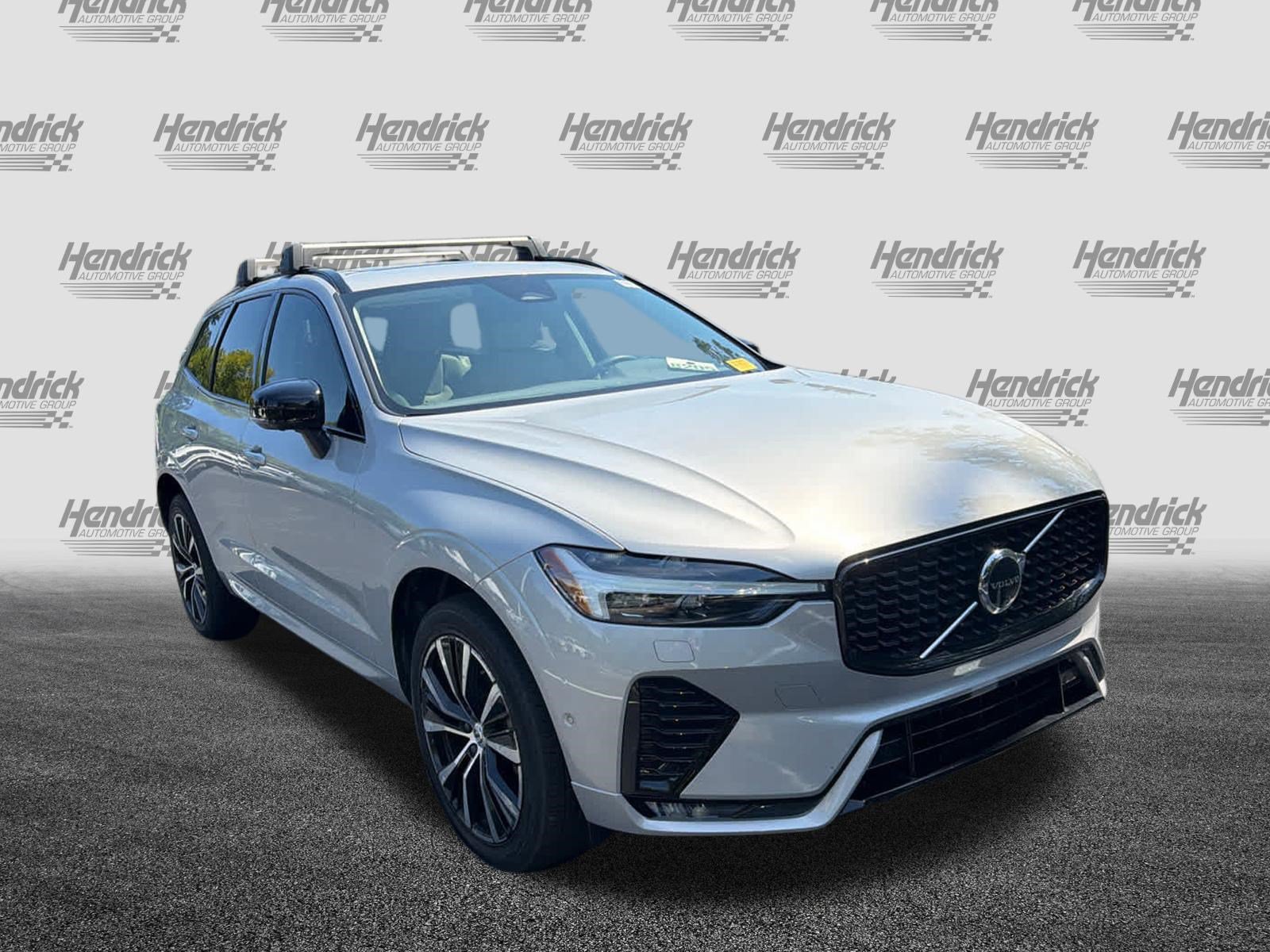 Used 2024 Volvo XC60 B5 Plus w/ Protection Package Premier AWD/4WD image 3
