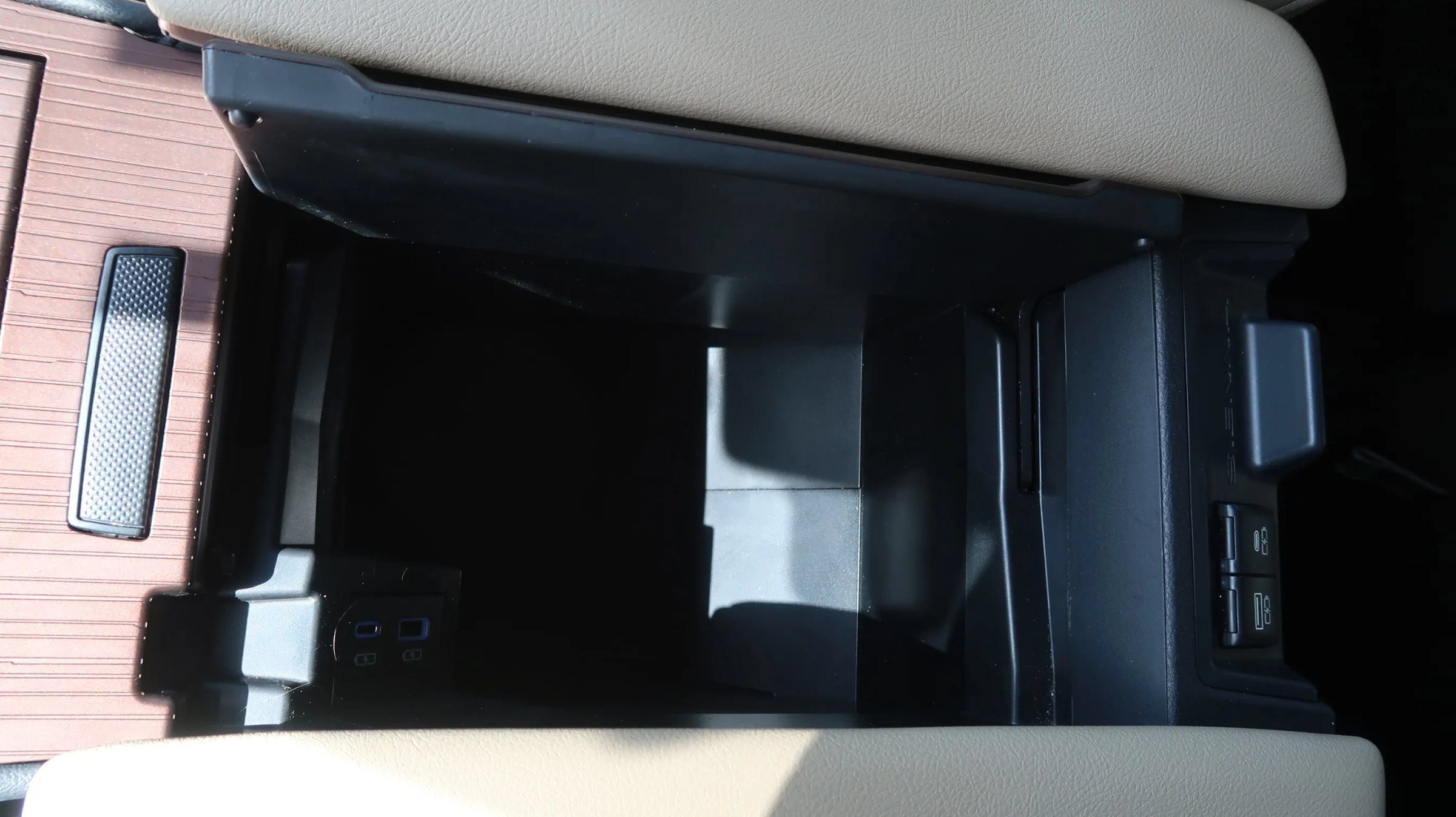 Used 2021 Toyota Sienna XLE FWD image 32