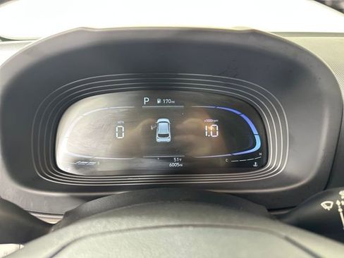 Certified 2024 Hyundai Venue SEL image 17