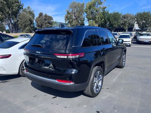 Used 2023 Jeep Grand Cherokee 4WD 4xe image 3