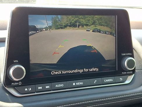 Used 2023 Nissan Rogue S FWD image 18