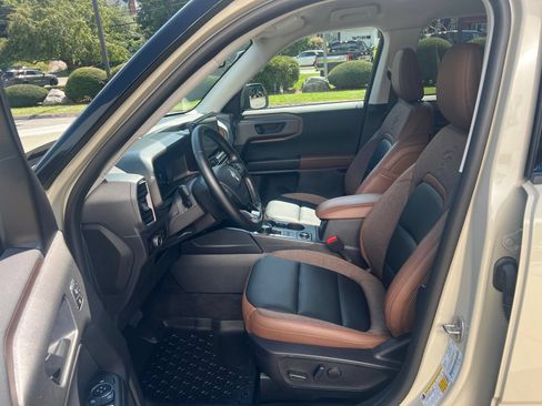 Used 2025 Ford Bronco Sport Outer Banks w/ Outer Banks Tech Package+ AWD/4WD image 17