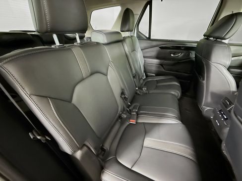 Certified 2023 Honda Pilot Touring image 37