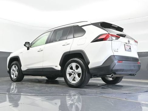 Used 2021 Toyota RAV4 XLE w/ Convenience Package AWD/4WD image 22