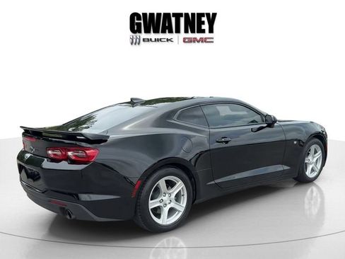 Used 2024 Chevrolet Camaro LT RWD image 3