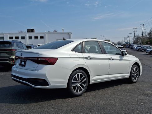 New 2026 Volkswagen Jetta SE FWD image 4