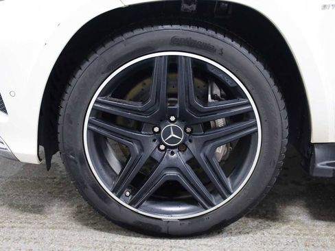 Used 2015 Mercedes-Benz GL 63 AMG 4MATIC image 37