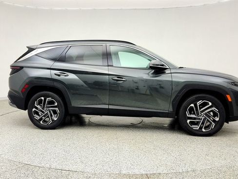 Used 2025 Hyundai Tucson Limited AWD/4WD image 4