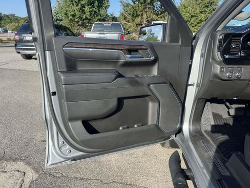 Used 2023 GMC Sierra 1500 Elevation AWD/4WD image 17
