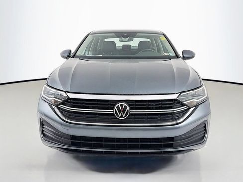 Used 2023 Volkswagen Jetta SE FWD image 2