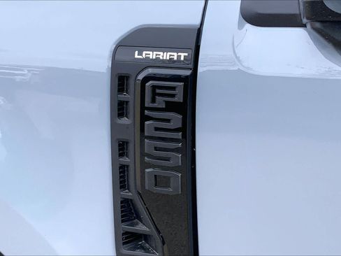 New 2026 Ford F250 Lariat w/ Black Appearance Package AWD/4WD image 15