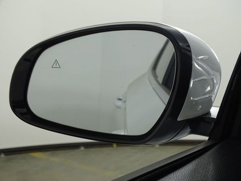 Used 2024 Genesis G70 2.5T image 43