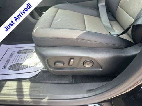 New 2026 Chevrolet Equinox LT w/ Convenience Package II FWD image 17