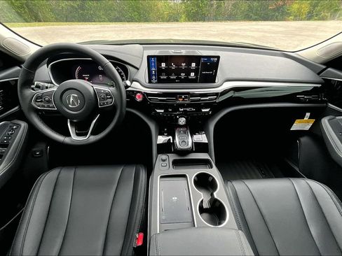 Used 2025 Acura MDX SH-AWD image 2