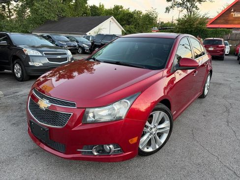Used 2013 Chevrolet Cruze LTZ FWD image 2