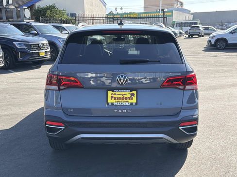 Certified 2023 Volkswagen Taos SE w/ Panoramic Sunroof Package FWD image 4