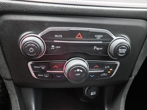 Used 2023 Dodge Charger SXT RWD image 10