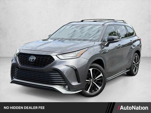 Used 2021 Toyota Highlander XSE FWD image 1