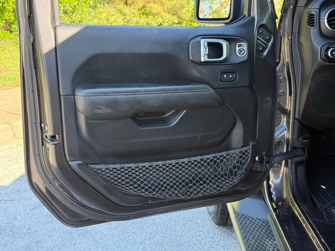 Used 2019 Jeep Wrangler Unlimited Sahara AWD/4WD image 20