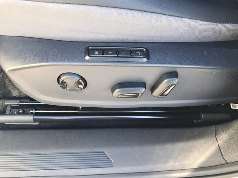 Used 2023 Volkswagen ID.4 Pro S Plus image 15