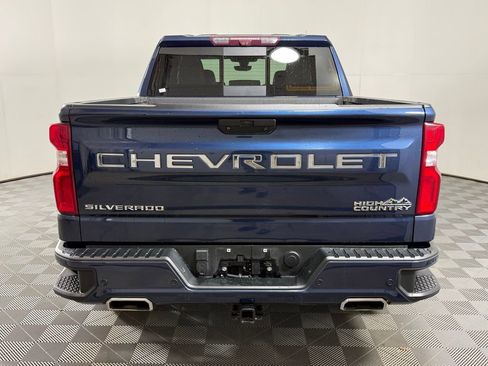 Used 2021 Chevrolet Silverado 1500 High Country w/ Technology Package image 10