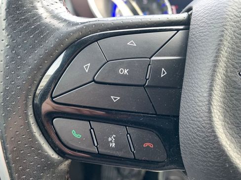 Used 2020 Chrysler Pacifica Limited image 17